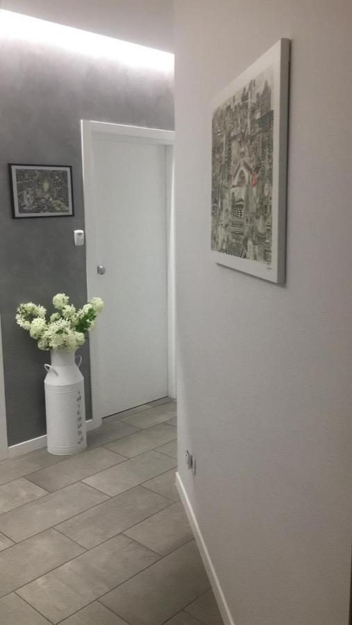 Interno 1 Ciampino Roma Luxury Apartment Con Balcone Exterior photo
