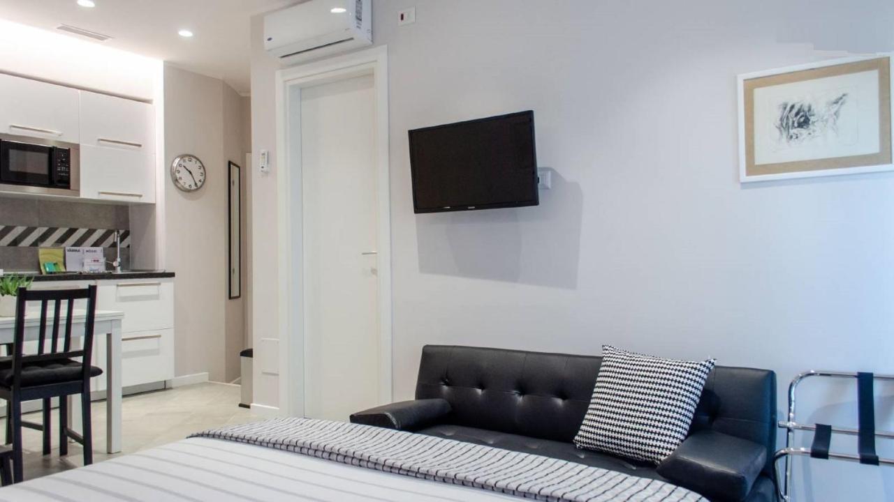 Interno 1 Ciampino Roma Luxury Apartment Con Balcone Exterior photo